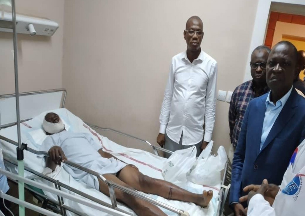 Grave accident sur l'autoroute / Le Ministre Amadou KONE aux côtés des blessés à N'Douci