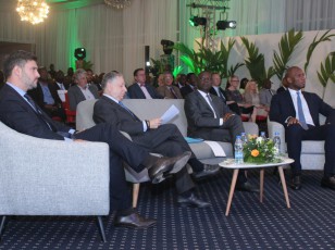 Sécurité routière / le ministre amadou Koné et Didier Drogba lancent la campagne africaine de sensibilisation contre les accidents de la route